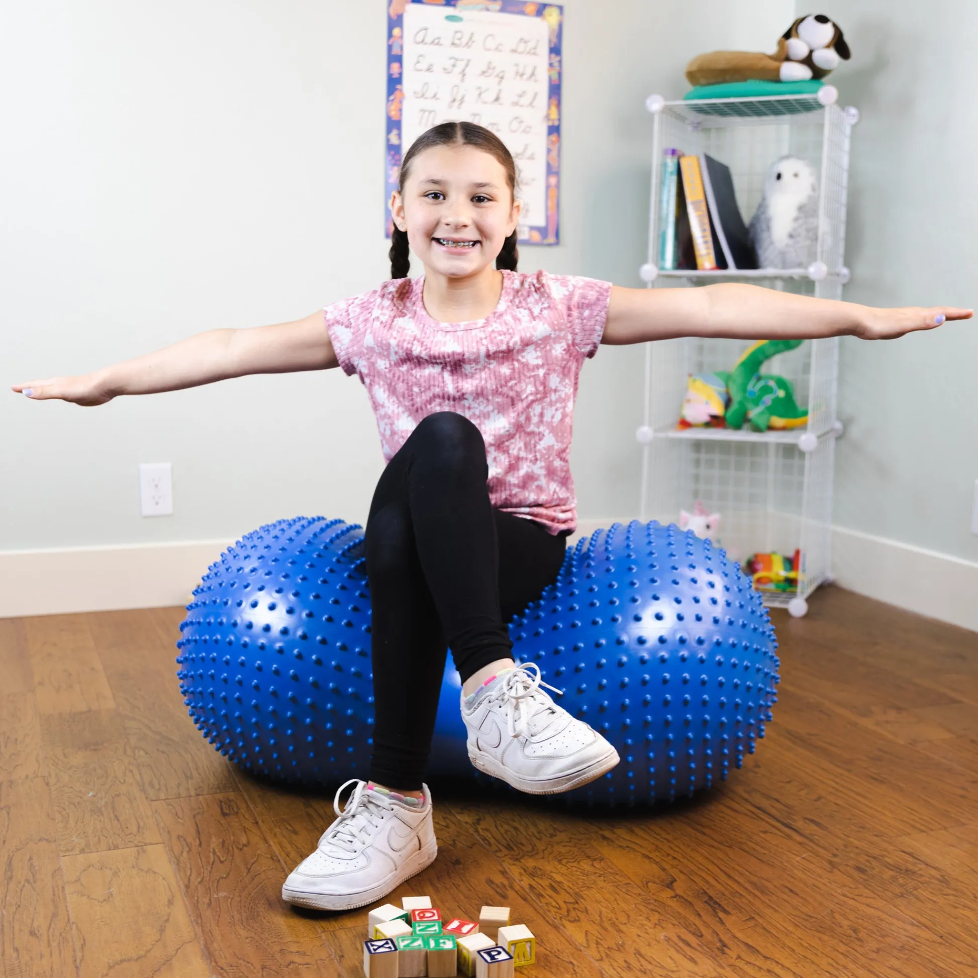 Educators Resource Bouncyband® Sensory Peanut Stability Ball for Active Seating and Play* Preschool Education Toys & Activities