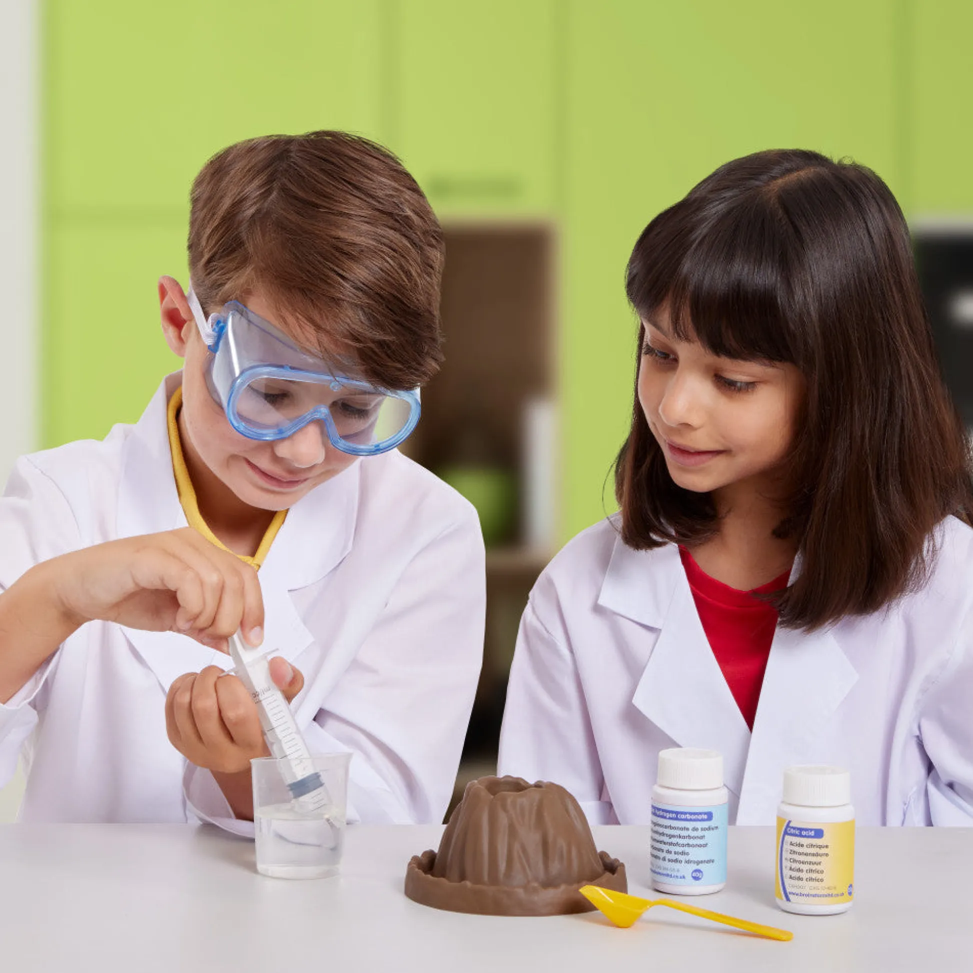 Flat River Group Brainstorm Erupting Volcano Lab - Interactive Science Kit* Science & Discovery