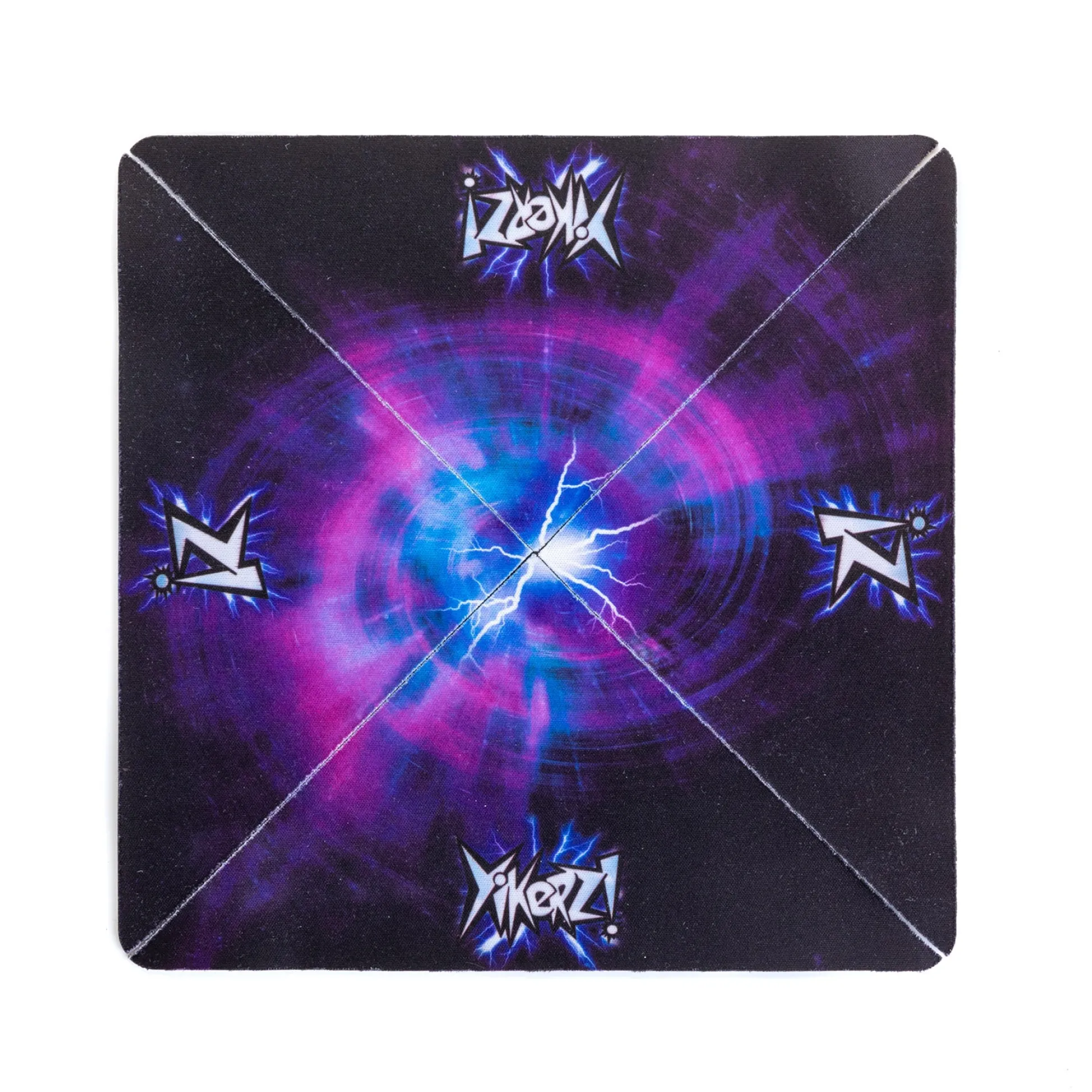 Educators Resource Continuum Games Yikerz! Magnetic Strategy Board Game* Role-Playing Games|Board Games