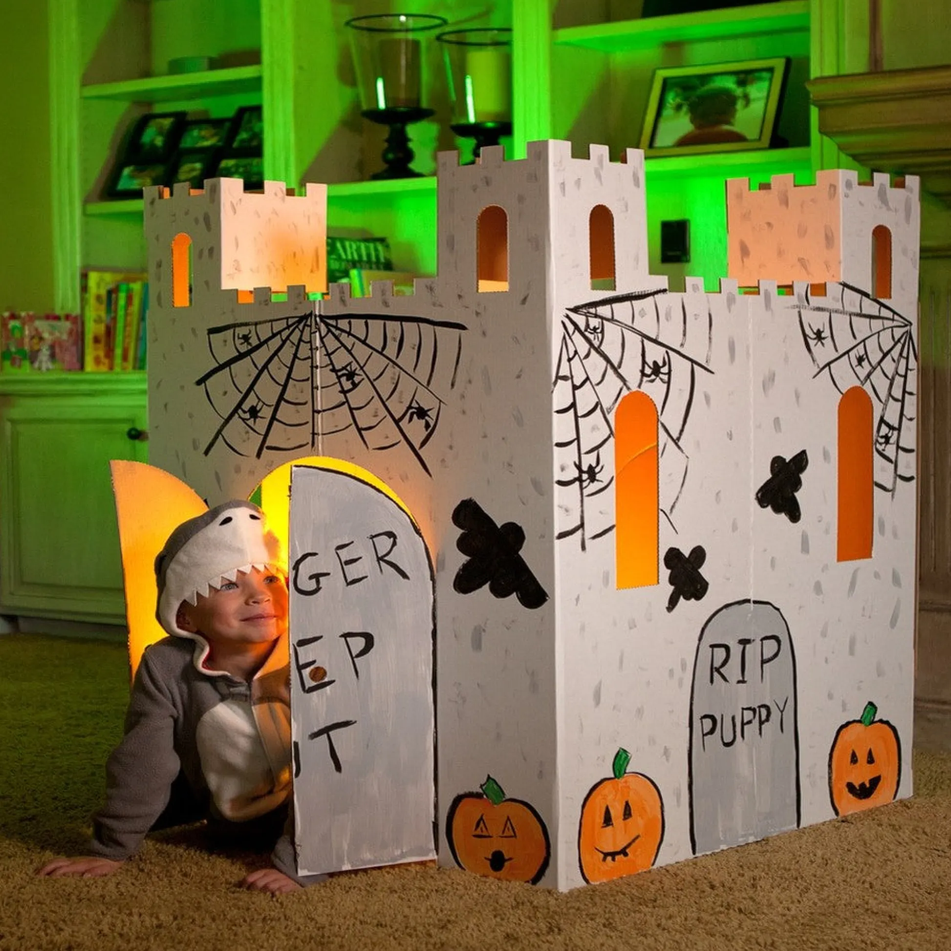 Flat River Group Easy Playhouse Blank Castle - Creative Cardboard Fort for Coloring and Personalization, Indoor & Outdoor Play, Made in USA, Ages 3+* Tents, Tunnels & Playhouses|Dress Up