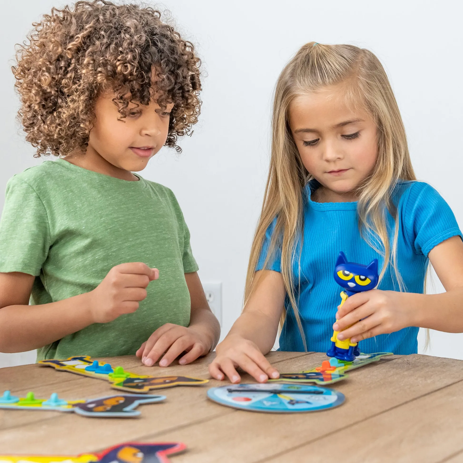 Educators Resource Educational Insights Pete the Cat I Love My Buttons Game - Interactive Matching Board* Social & Emotional Skills|Preschool Education Toys & Activities