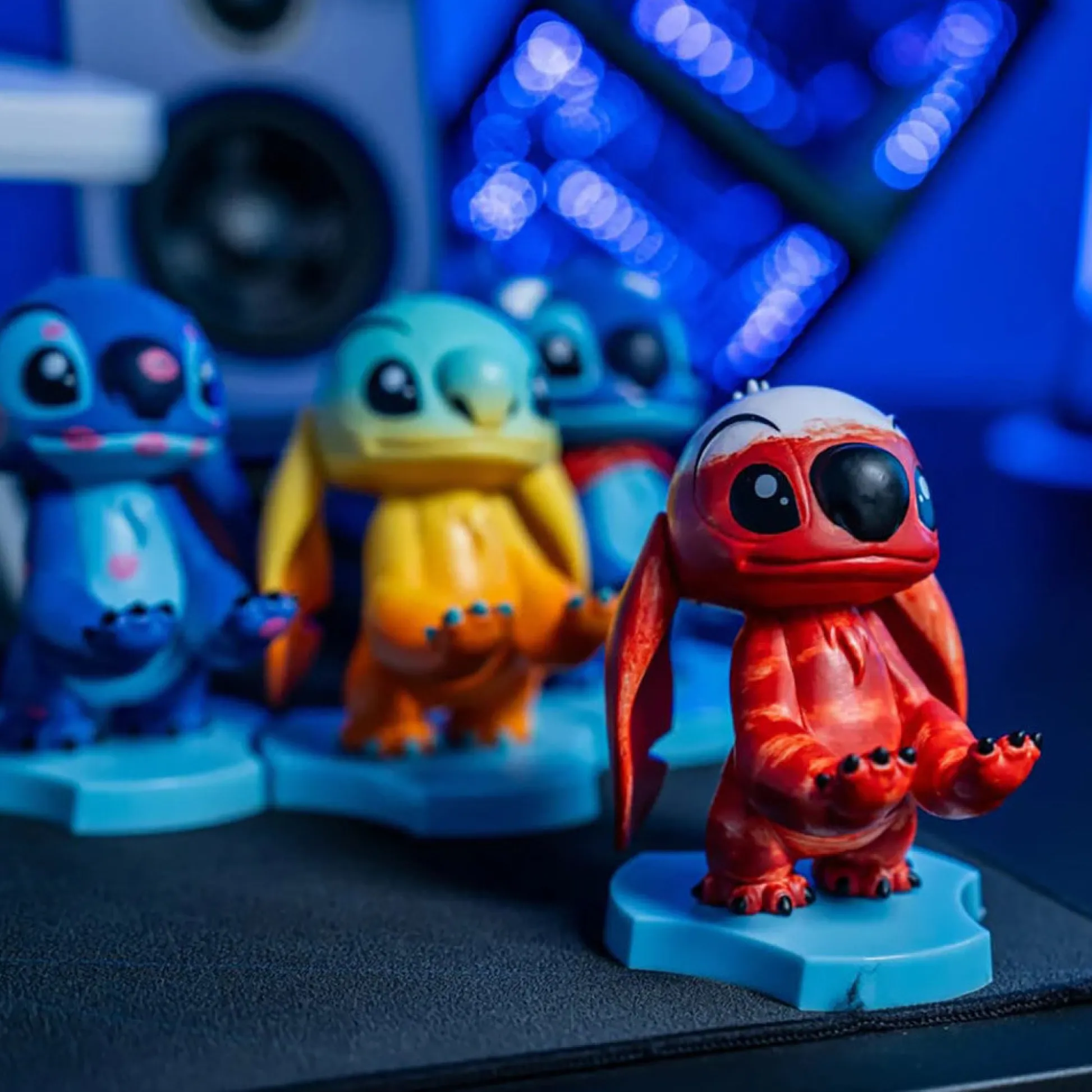 Flat River Group Exquisite Gaming: Lilo & Stitch Sunset Stitch Earbud & Phone Holder* Miniature & Collectible Dolls|Stuffed Animals & Plush Toys