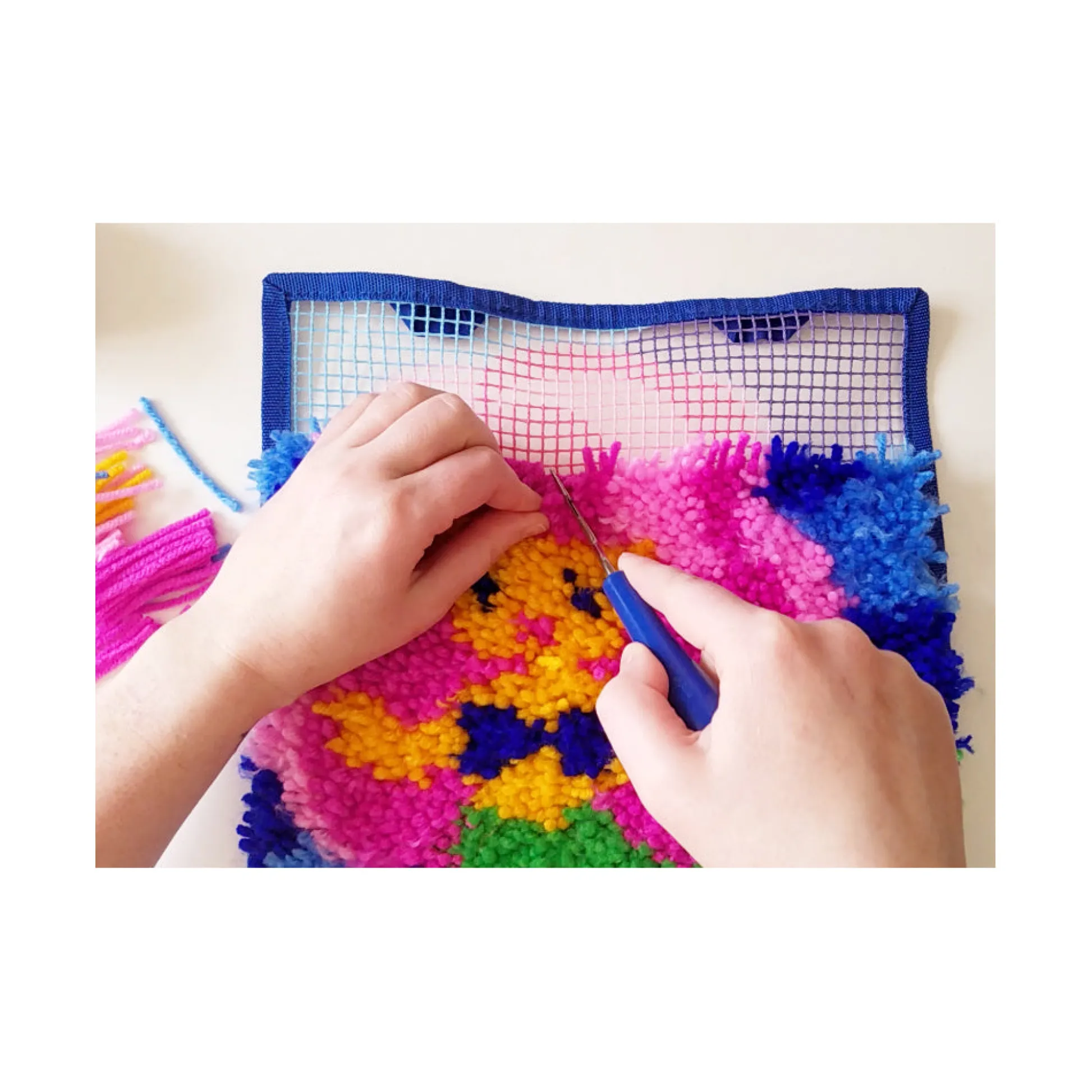 AreYouGame LatchKits Ocean Fantasy Mermaid Mini-Rug Crafting Kit* Crafts & Activities