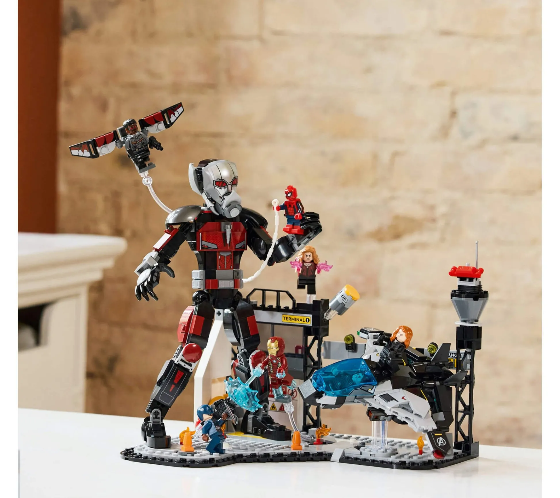 ToyHouse LEGO Marvel Captain America: Civil War 736-Piece Action Battle Playset* Lego Marvel|Lego Shop