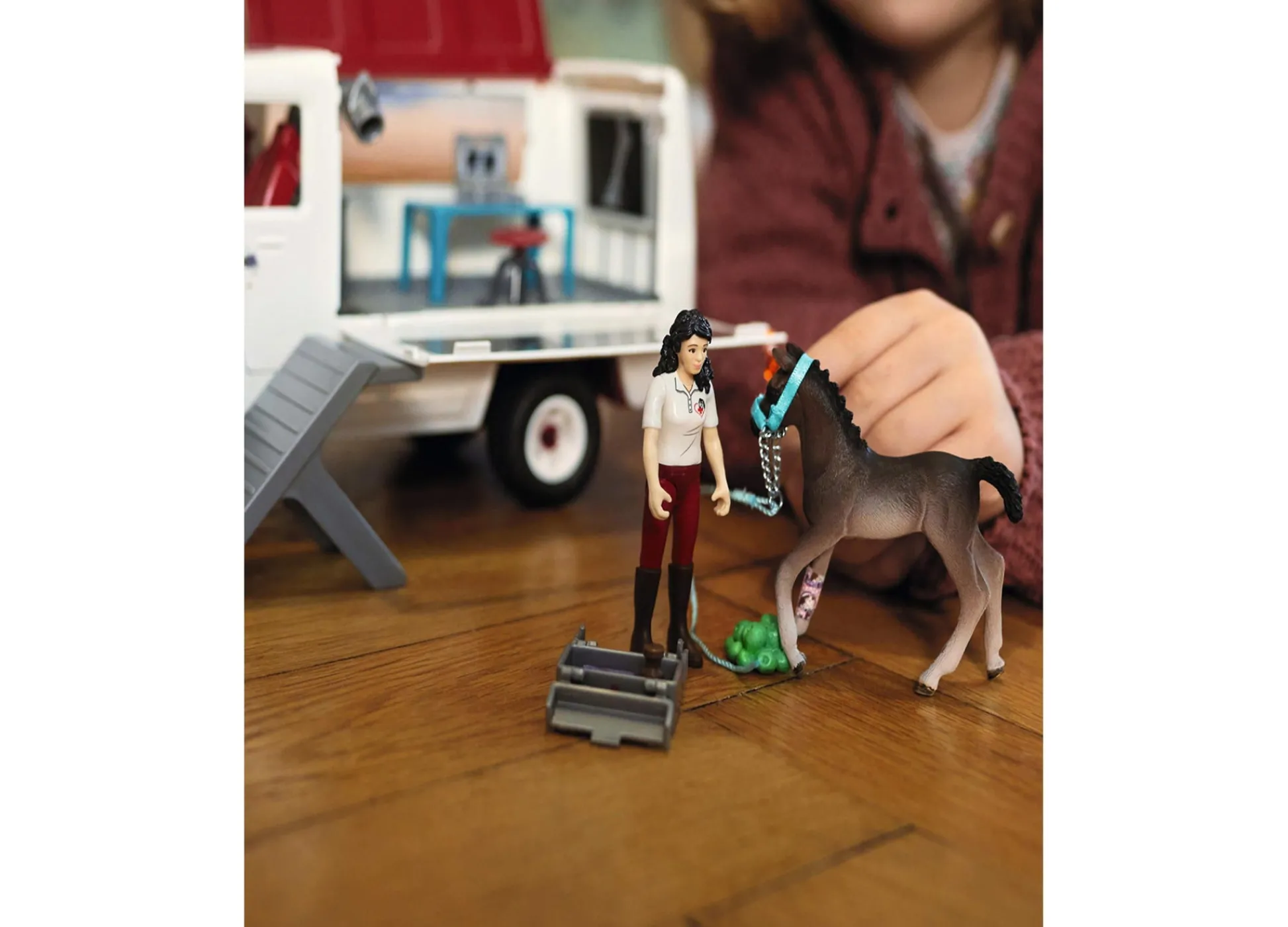Flat River Group Schleich Horse Club Mobile Vet Playset with Hanoverian Foal* Dress Up|Animal Figures