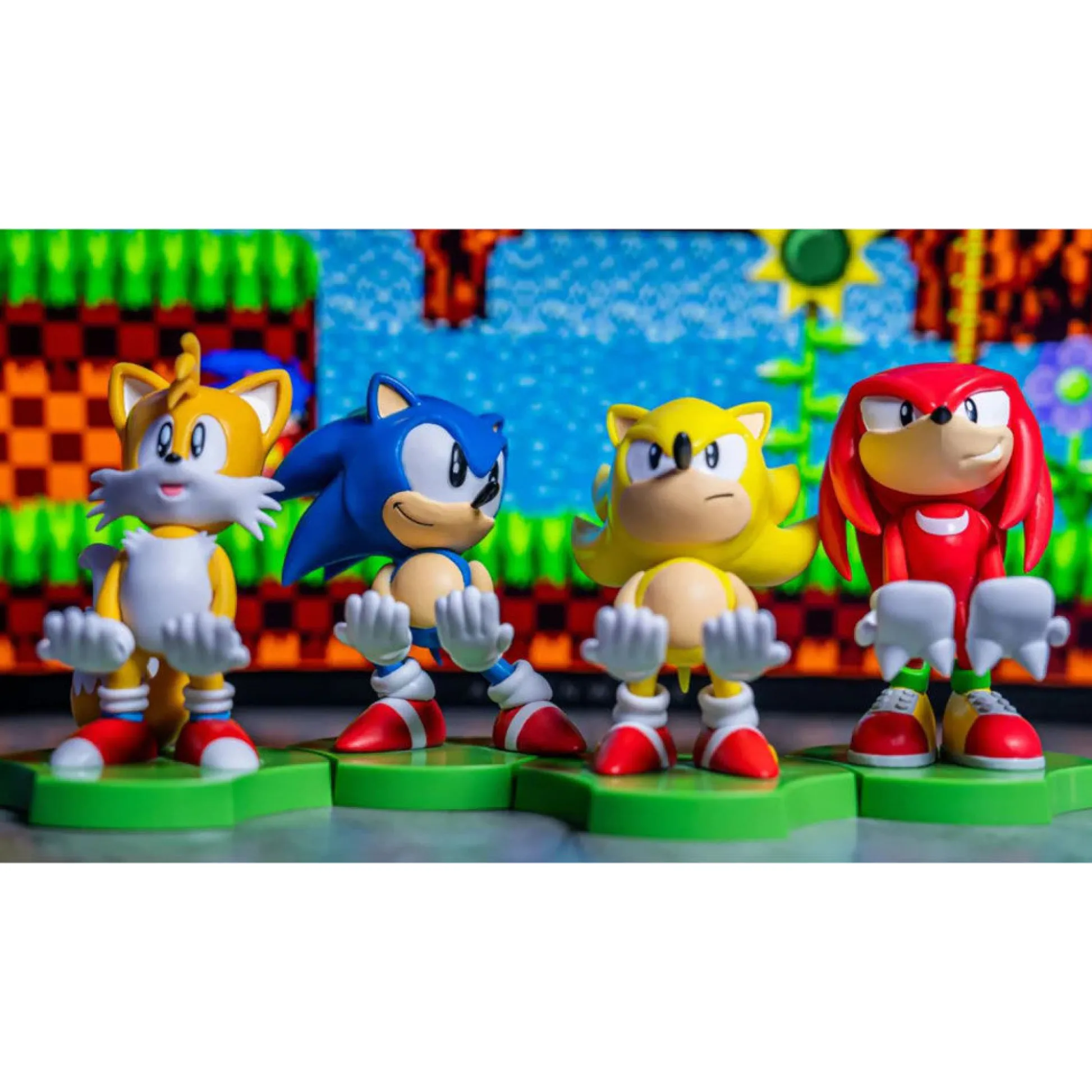 Flat River Group Super Sonic Speedster Earbud & Phone Holder by Exquisite Gaming* Action Figures