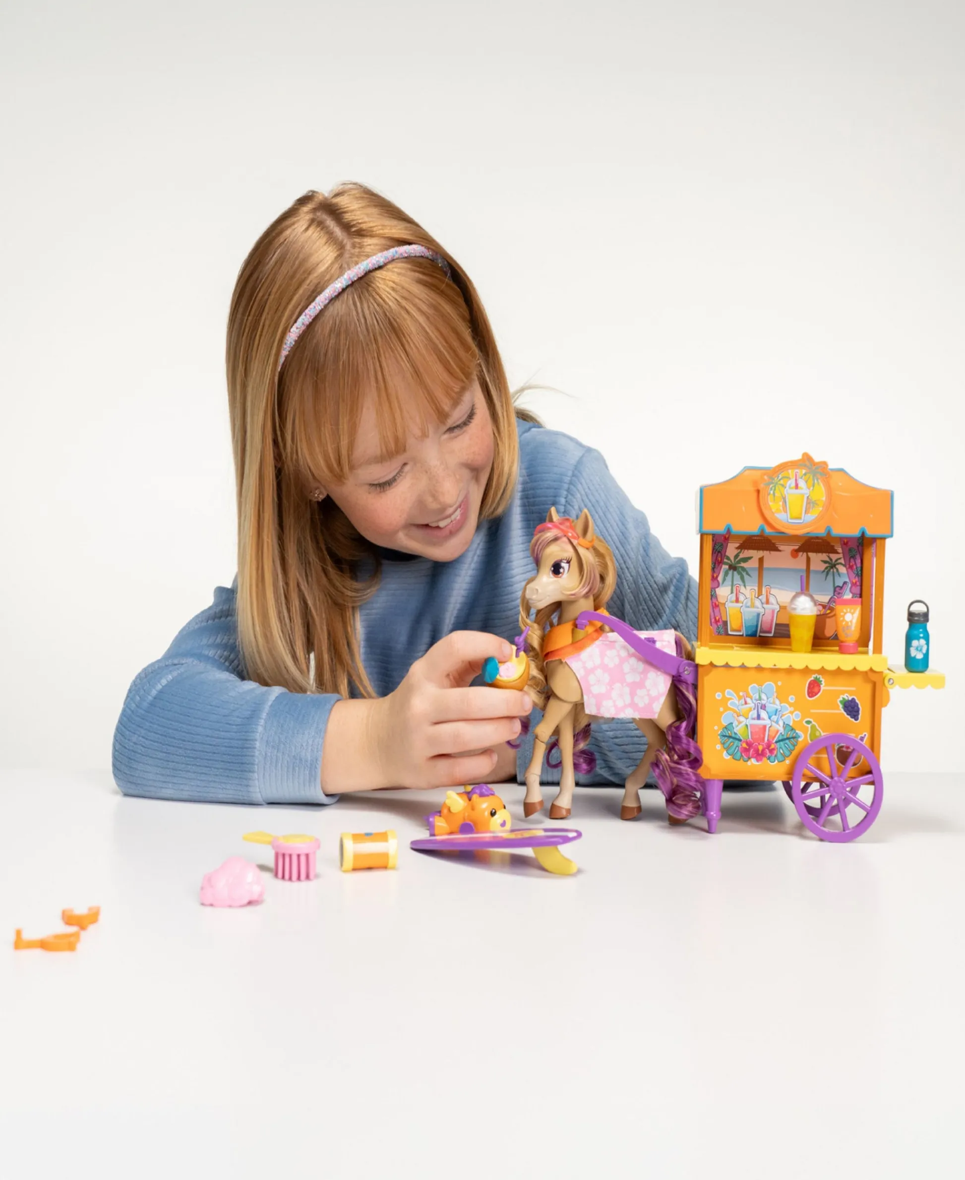 Macy's - Supplier Wild Manes Beach Shack Playset with Surf and Sip Accessories* Playsets & Vehicles